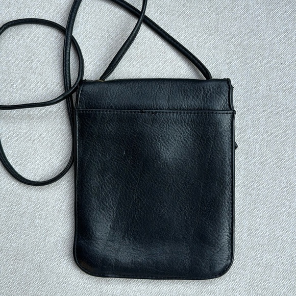 Leather Nine West-Crossbody-Black-6x8 Envelope Style-Flap Closure - Picture 8 of 16